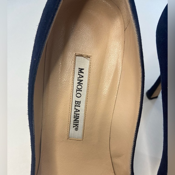 Manolo Blahnik Lisanewbo Suede Pump with Bow | Navy - Picture 5 of 8